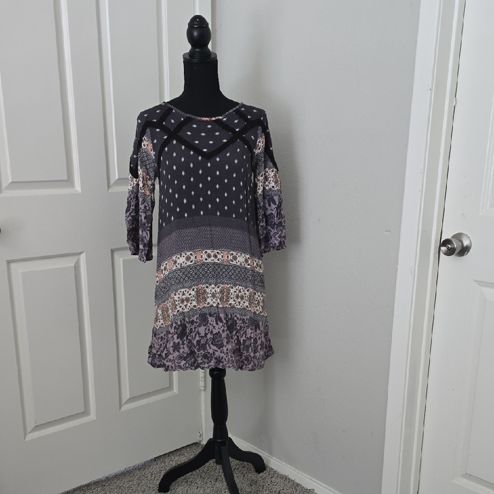 Chic Long Sleeve Patterned Dress in Gray and Pink